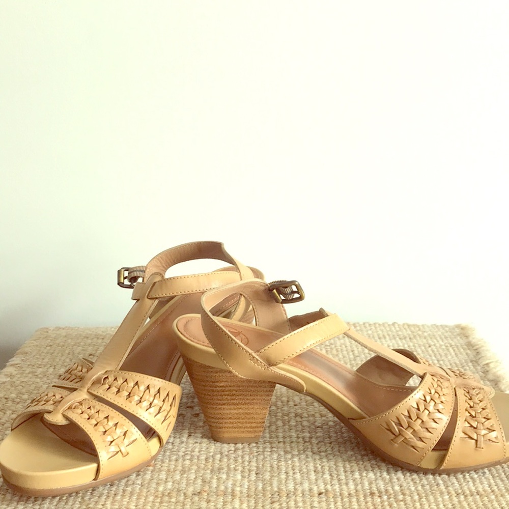 24 hour sale—-Nurture shoes, NEW!!